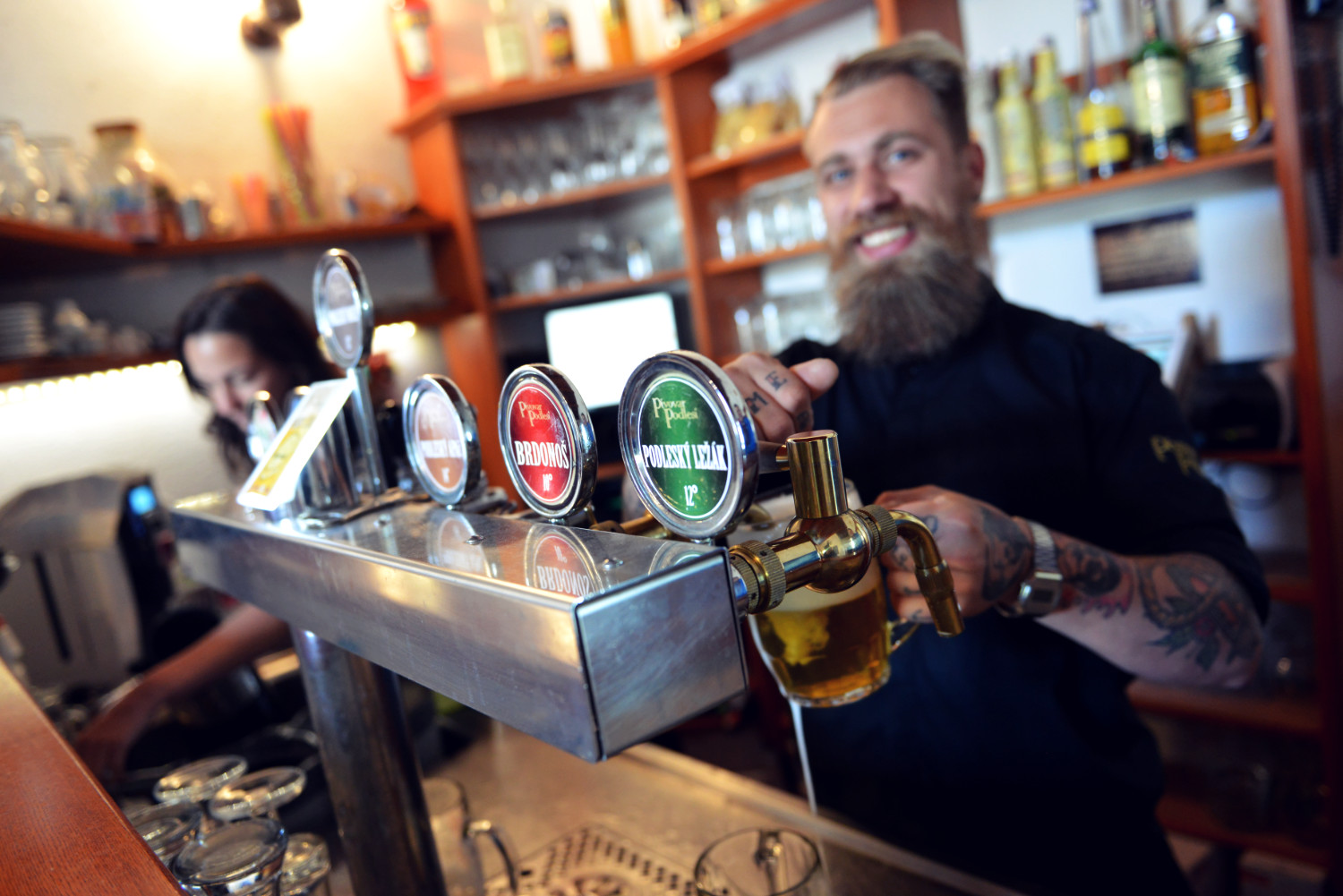 „Nejhorší situace pro sládka je, pokud si své pivní obzory nerozvíjí a „zvykne“ si pouze a jen na své pivo a jiné odmítá.“ říká Vít Zelenka, zakladatel a sládek Pivovaru Podlesí
